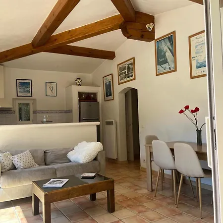 Petite Maison à L'entrée De Hébergement de vacances *